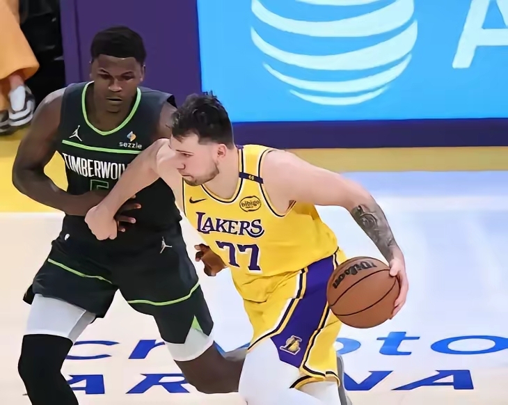 包含NBA季后赛赛前走向成谜；明尼苏达森林狼更衣室发声；媒体盛赞；团队化学反应显著的词条