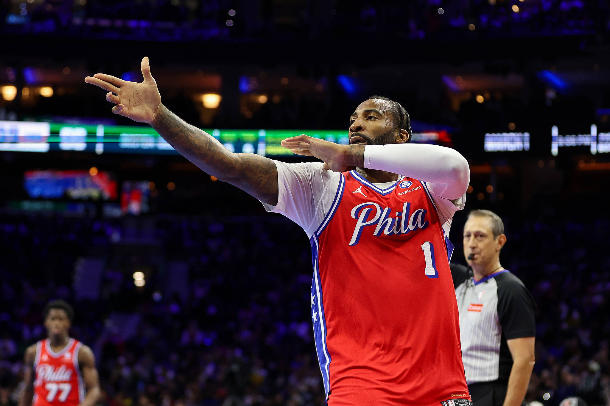 关于赛前瓦伦西亚调整名单以备NBA季后赛费城76人冲刺阶段临场应变，德约科维奇在TES比赛中惊险取胜瞬间刷屏的信息