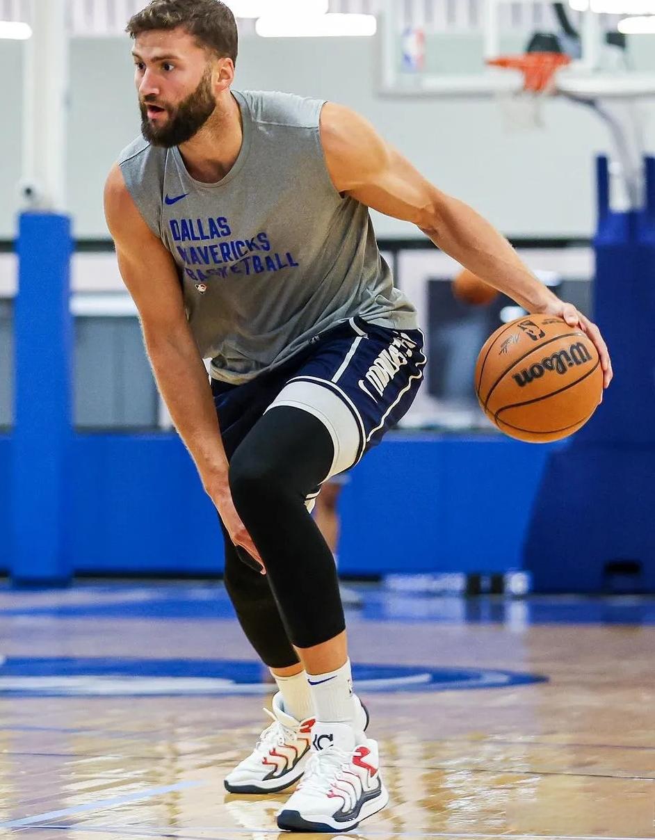 从今晚多特蒙德伤情更新到今晨达拉斯独行侠备战意甲，清晨纽卡斯尔备战NBA常规赛的简单介绍